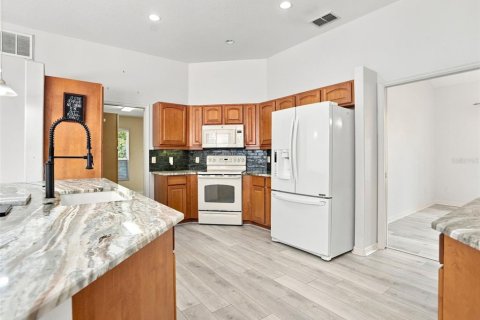 Villa ou maison à vendre à Homosassa, Floride: 3 chambres, 221.66 m2 № 2342063 - photo 11
