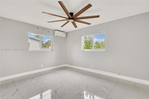 House in Margate, Florida 3 bedrooms, 138.52 sq.m. № 2026534 - photo 10