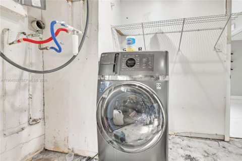 House in Margate, Florida 3 bedrooms, 138.52 sq.m. № 2026534 - photo 19