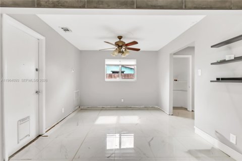 House in Margate, Florida 3 bedrooms, 138.52 sq.m. № 2026534 - photo 8