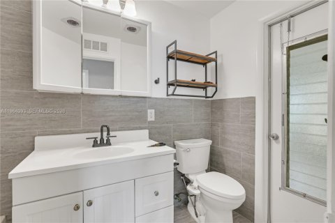 House in Margate, Florida 3 bedrooms, 138.52 sq.m. № 2026534 - photo 14