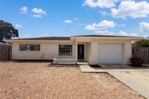 House in Port Richey, Florida 2 bedrooms, 87.33 sq.m. № 2283589