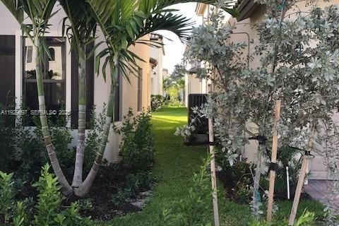 Снять в аренду виллу или дом в Хайалиа, Флорида 4 спальни, 226.03м2, № 1989376 - фото 4