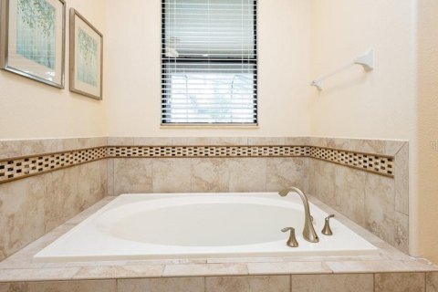 Casa en venta en Davenport, Florida, 9 dormitorios, 363.15 m2 № 1742548 - foto 23