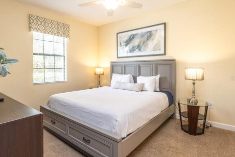 Casa en venta en Davenport, Florida, 9 dormitorios, 363.15 m2 № 1742548 - foto 14