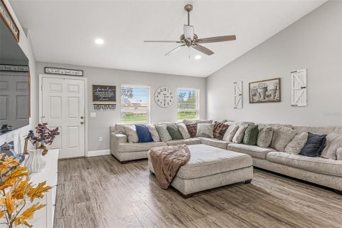 Casa en venta en Deltona, Florida, 4 dormitorios, 193.98 m2 № 1902904 - foto 8
