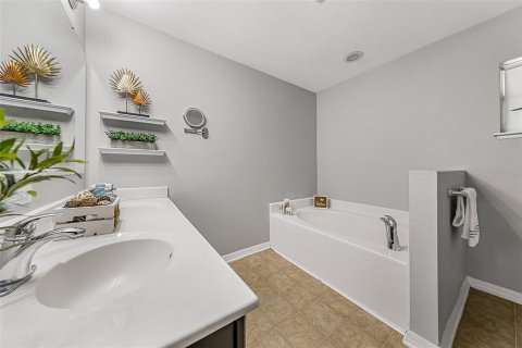 Casa en venta en Deltona, Florida, 4 dormitorios, 193.98 m2 № 1902904 - foto 14