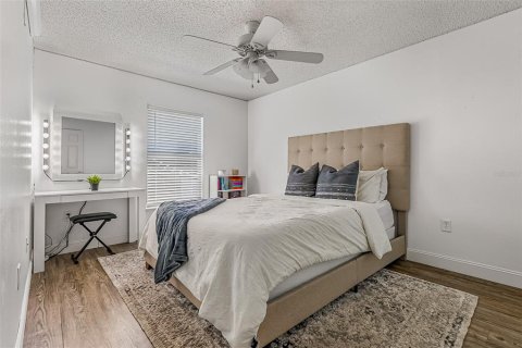 Casa en venta en Deltona, Florida, 4 dormitorios, 193.98 m2 № 1902904 - foto 30