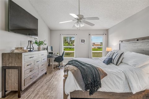 Casa en venta en Deltona, Florida, 4 dormitorios, 193.98 m2 № 1902904 - foto 11