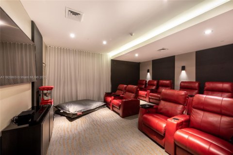 Снять в аренду кондоминиум в Майами, Флорида 3 спальни, 139.82м2, № 2039103 - фото 2