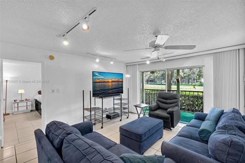 Condo in Lauderhill, Florida, 2 bedrooms  № 1861644 - photo 7