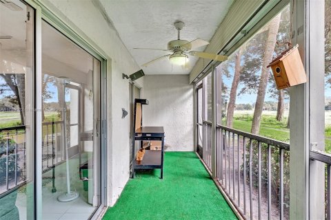Condo in Lauderhill, Florida, 2 bedrooms  № 1861644 - photo 2