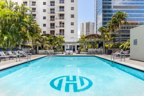 Condo in Miami, Florida, 1 bedroom № 2255255 - photo 19