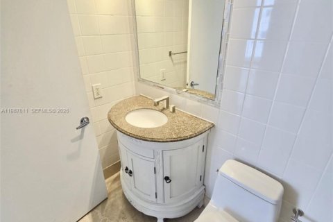 Condo in Miami, Florida, 1 bedroom № 2255255 - photo 10