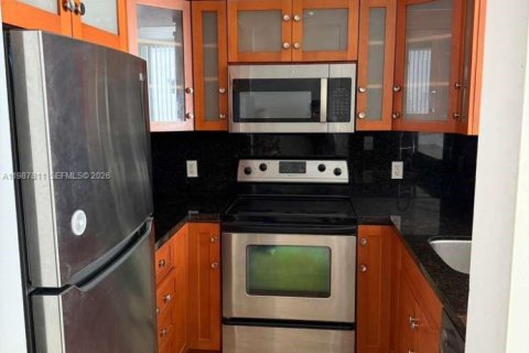 Condo in Miami, Florida, 1 bedroom № 2255255 - photo 6