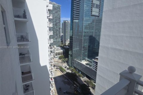 Condo in Miami, Florida, 1 bedroom № 2255255 - photo 15