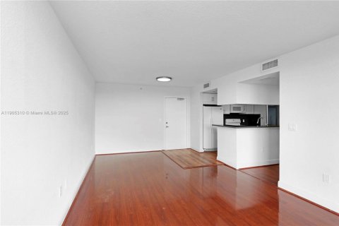 Copropriété à louer à Miami, Floride: 1 chambre, 56.21 m2 № 1957255 - photo 12