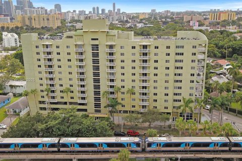 Copropriété à louer à Miami, Floride: 1 chambre, 56.21 m2 № 1957255 - photo 1
