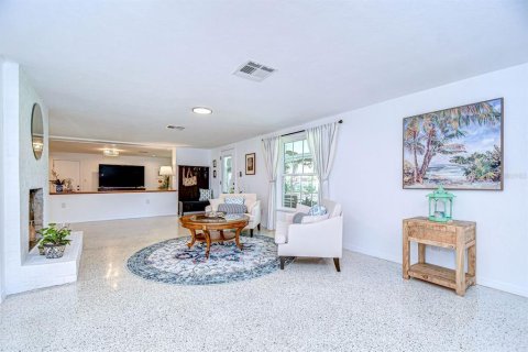 House in New Port Richey, Florida 3 bedrooms, 211.72 sq.m. № 1836878 - photo 9