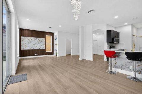 Villa ou maison à vendre à Lake Worth, Floride: 3 chambres, 156.08 m2 № 2401861 - photo 7