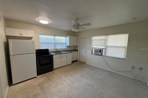 Villa ou maison à louer à Venice, Floride: 1 chambre, 42.27 m2 № 2415082 - photo 4
