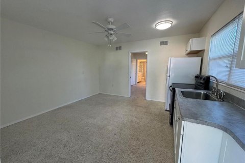 Villa ou maison à louer à Venice, Floride: 1 chambre, 42.27 m2 № 2415082 - photo 2