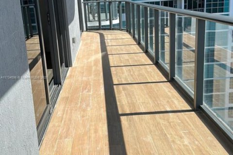 Купить кондоминиум в Майами, Флорида 2 спальни, 80.27м2, № 1958509 - фото 3