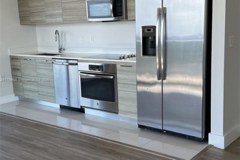 Купить кондоминиум в Майами, Флорида 2 спальни, 80.27м2, № 1958509 - фото 8