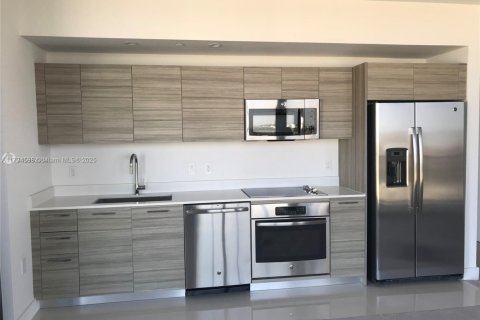 Купить кондоминиум в Майами, Флорида 2 спальни, 80.27м2, № 1958509 - фото 6