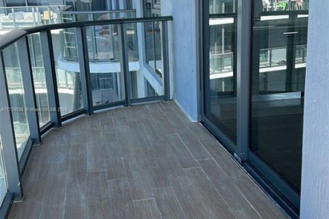 Купить кондоминиум в Майами, Флорида 2 спальни, 80.27м2, № 1958509 - фото 2