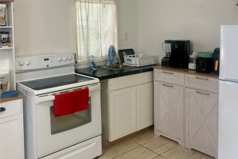 House in Davenport, Florida 3 bedrooms, 129.32 sq.m. № 2151890 - photo 13