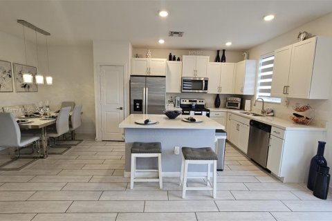 Townhouse in Homestead, Florida 4 bedrooms, 127.65 sq.m. № 1741550 - photo 16