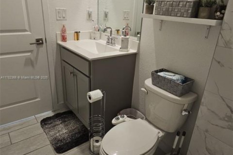 Townhouse in Homestead, Florida 4 bedrooms, 127.65 sq.m. № 1741550 - photo 8