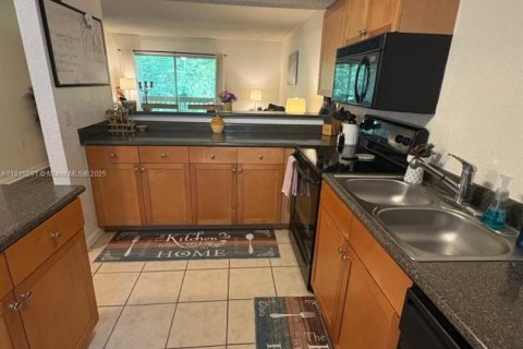 Condo in Gainesville, Florida, 1 bedroom  № 1768642 - photo 7