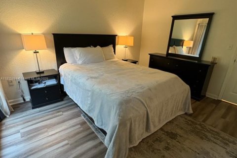 Condo in Gainesville, Florida, 1 bedroom  № 1768642 - photo 15