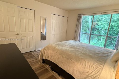 Condo in Gainesville, Florida, 1 bedroom  № 1768642 - photo 13