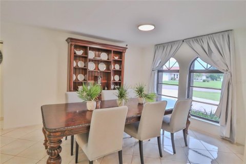 Villa ou maison à vendre à Punta Gorda, Floride: 4 chambres, 240.8 m2 № 1839071 - photo 8
