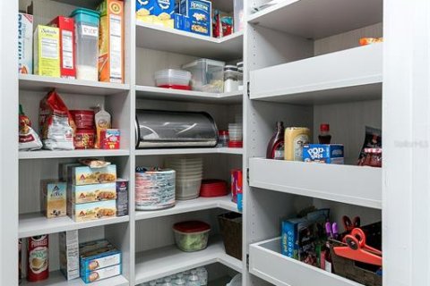 Купить виллу или дом в Уинтер-Гарден, Флорида 12 комнат, 395.58м2, № 1744483 - фото 12