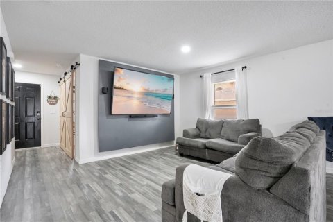 Купить виллу или дом в Киссимми, Флорида 15 комнат, 257.15м2, № 2137851 - фото 2