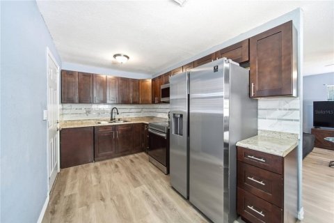 House in Orlando, Florida 3 bedrooms, 81.29 sq.m. № 2095017 - photo 5