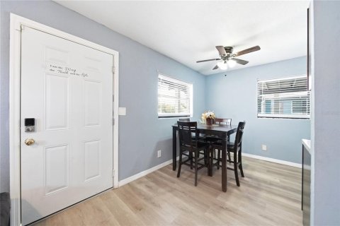 House in Orlando, Florida 3 bedrooms, 81.29 sq.m. № 2095017 - photo 4