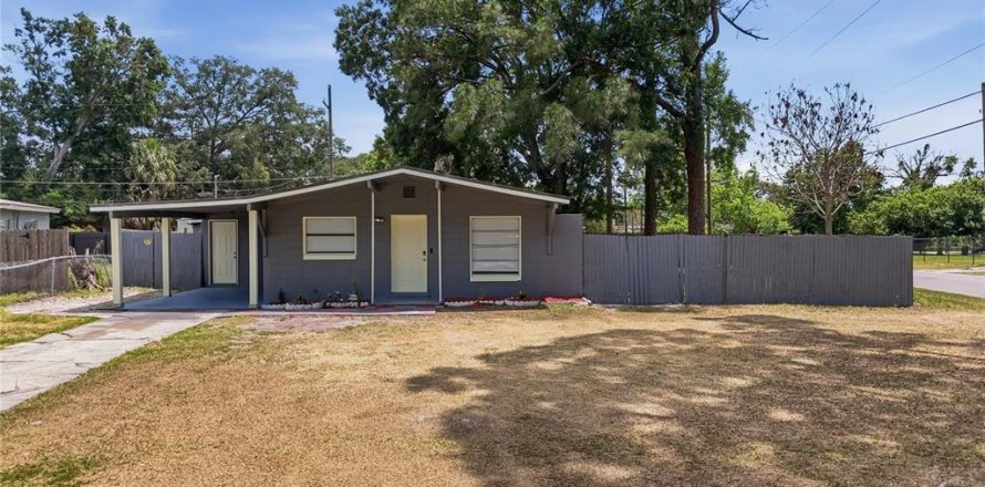 House in Orlando, Florida 3 bedrooms, 81.29 sq.m. № 2095017