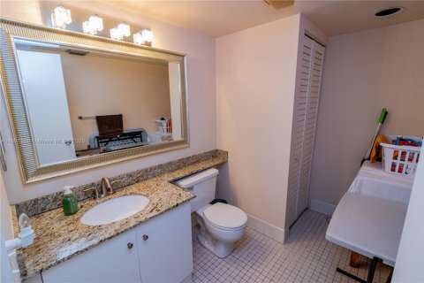 Condo in Pembroke Pines, Florida, 1 bedroom  № 1944116 - photo 17