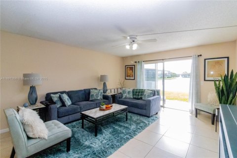 Condo in Pembroke Pines, Florida, 1 bedroom  № 1944116 - photo 21