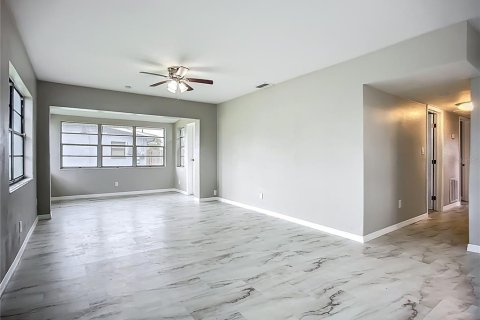 Casa en venta en Apollo Beach, Florida, 3 dormitorios, 107.49 m2 № 1825443 - foto 9