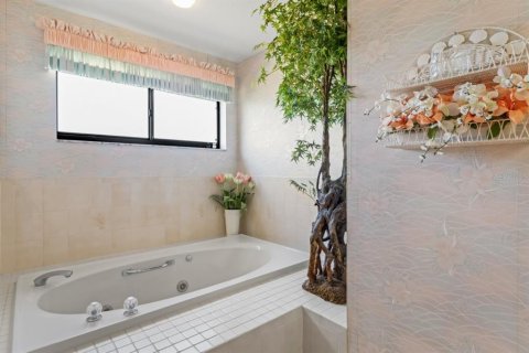 Casa en venta en Weeki Wachee, Florida, 3 dormitorios, 184.5 m2 № 1659895 - foto 25