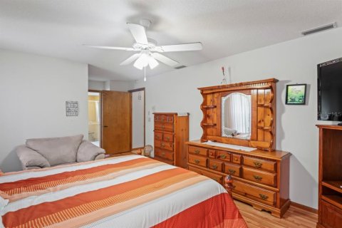 Casa en venta en Weeki Wachee, Florida, 3 dormitorios, 184.5 m2 № 1659895 - foto 23