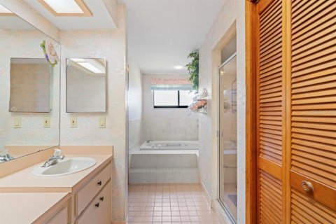 Casa en venta en Weeki Wachee, Florida, 3 dormitorios, 184.5 m2 № 1659895 - foto 28