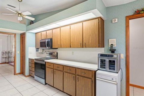 Casa en venta en Weeki Wachee, Florida, 3 dormitorios, 184.5 m2 № 1659895 - foto 13