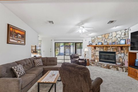 Casa en venta en Weeki Wachee, Florida, 3 dormitorios, 184.5 m2 № 1659895 - foto 8